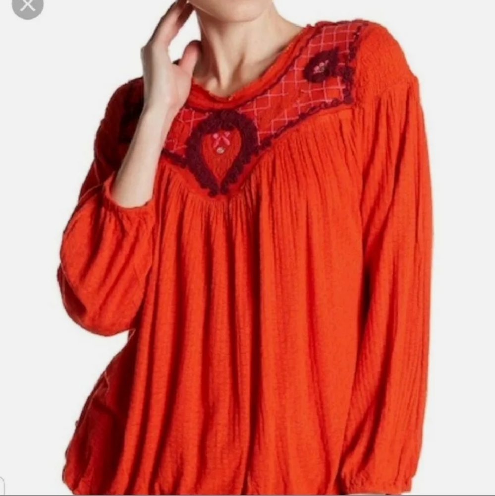 FREE PEOPLE  Embroidered Begonia  Top Sz L